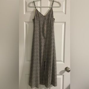 Sleeveless midi dress